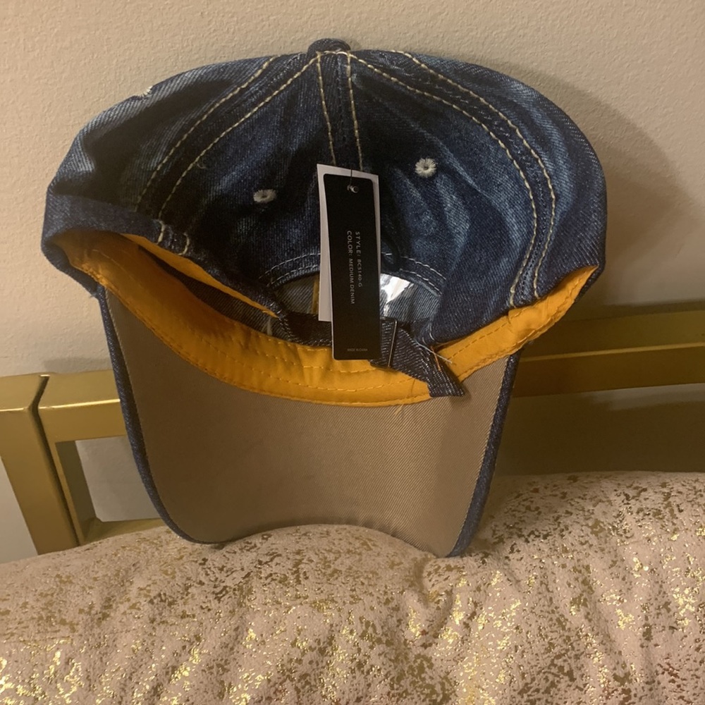 Glam Cap 🧢 - Picture 3 of 3